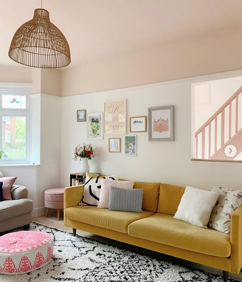 Colour crush: How to decorate with yellow and pink Setting Plaster Ceiling, Coloured Ceiling Ideas, Pink And Yellow Living Room Decor, Ceiling Paint Bedroom, Pink Yellow Interior, Yellow And Pink Interior, Pink Ceiling Living Room, Coloured Ceiling Living Room, Painted Living Room Ceiling