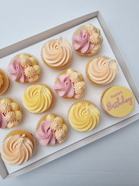 Cupcake Icing Designs, Crazy Birthday Cakes, Lollipop Cake, Yellow Cupcakes, Pastel Cupcakes, Cupcake Decorating Tips, Desert Ideas, Bento Cakes, Cupcake Cake Designs