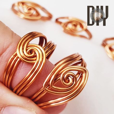 Diy Wire Wrapped Rings Tutorials, Diy Copper Ring, Handmade Rings Tutorial, Wire Wrapped Jewelry Rings, Diy Wire Wrapped Rings, Copper Jewelry Diy, Jewelry Tutorials Free, Diy Wire Jewelry Rings, Copper Wire Art