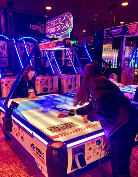 Video Game Date Aesthetic, People Playing Arcade Games, Fun Day Aesthetic, Dart Game Aesthetic, Gaming Arcade Aesthetic, Air Hockey Aesthetic, Gaming Date Aesthetic, Game Arcade Aesthetic, Arcades Aesthetic