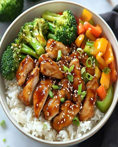 Learn how to make delicious Teriyaki Chicken Bowls at home with tender chicken, fresh veggies, and a savory homemade sauce Chicken Teriyaki Rice Bowl Recipes, Teriyaki Chicken Rice Bowl Recipes, Yoshinoya Chicken Bowl Recipe, Chicken And Rice Teriyaki, Teryaki Chicken Bowl, Chicken Teriyaki Salad, Chicken Bowls Recipe, Teriyaki Rice Bowl, Teriyaki Chicken Bowls