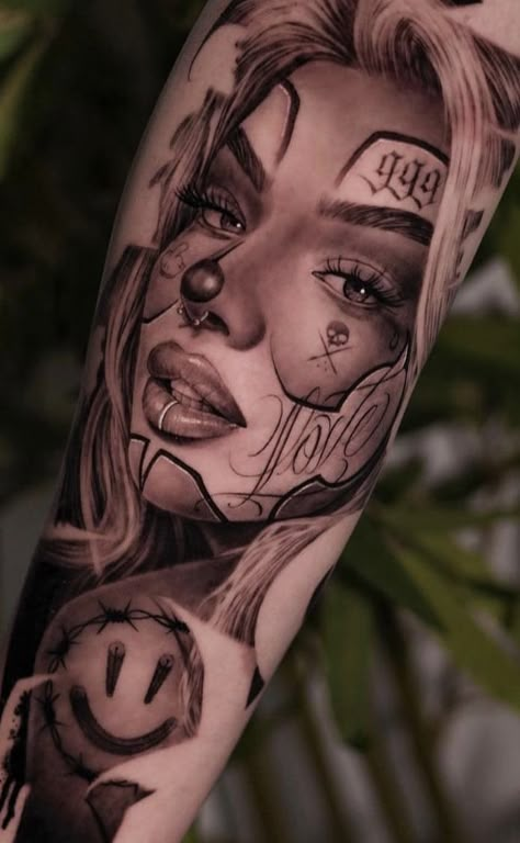 Chicano Girl Tattoo, Tattoos For Women Spine, Chicana Tattoo Design, Spine Tattoos For Black Women, Dope Hand Tattoos For Women, Chicano Woman, Chicano Sleeve, Nails For Thanksgiving, Chicano Tattoos Gangsters