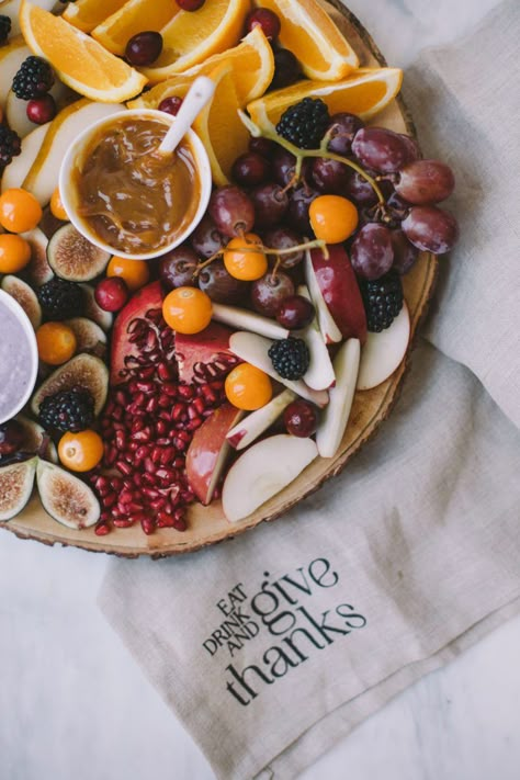 Fall Fruit Tray | The Blondielocks | Life + Style Fall Fruit Tray Ideas For Party, Thanksgiving Fruit Board, Fall Fruit Tray Ideas, Fall Fruit Board, Fall Fruit Charcuterie Board, Winter Fruit Tray, Fall Fruit Platter Ideas, Fall Fruit Tray, Fall Fruit Platter