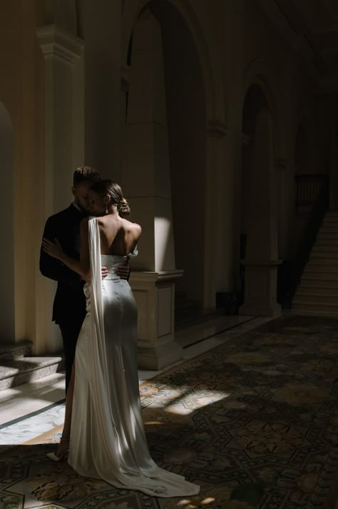 Formal Wedding Photography, Aesthetic Wedding Poses, Wedding Photo Session Ideas, Hot Wedding Photoshoot, Styled Wedding Photoshoot, Formal Wedding Aesthetic, Aesthetic Wedding Photoshoot, Wedding Photos Elegant, Classic Timeless Wedding Photos