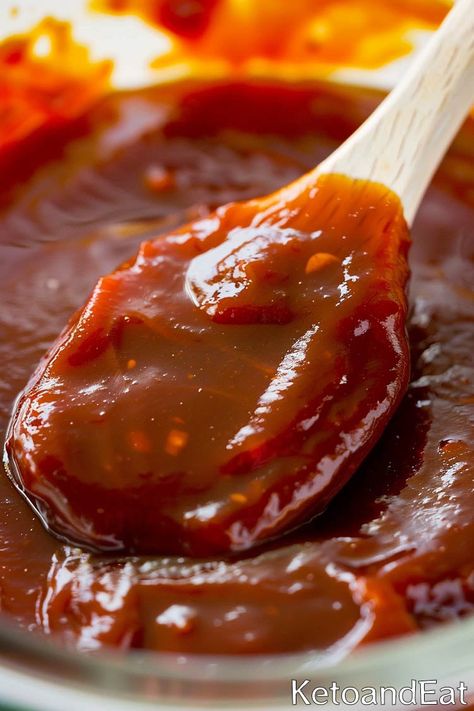 Best Keto BBQ Sauce Recipe - Homemade & Delicious Keto Barbecue Sauce Recipe, Keto Bbq Sauce Recipe, Keto Pizza Sauce, Keto Sauce, Keto Bbq Sauce, Low Carb Ketchup, Keto Bbq, Cinnamon Roll Muffins, Keto Burger