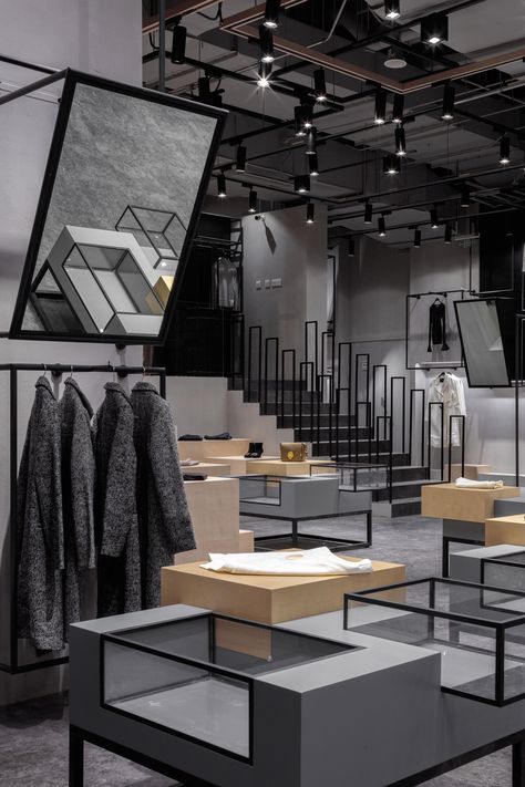 Cloth Showroom, Fashion Shop Interior, Fashion Showroom, Clothing Store Interior, Hangzhou China, Clothing Store Design, Retail Interior Design, Fitness Room, Arch Interior