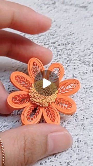 Free Quilling Patterns Flowers, 3d Paper Quilling Ideas, How To Quill, Paper Quilling Flowers Tutorial, Quilling Ideas Flowers, Beginner Quilling Ideas, Quilling Flowers Patterns, Quilling Tutorial Step By Step, Quilling Patterns Templates Printable