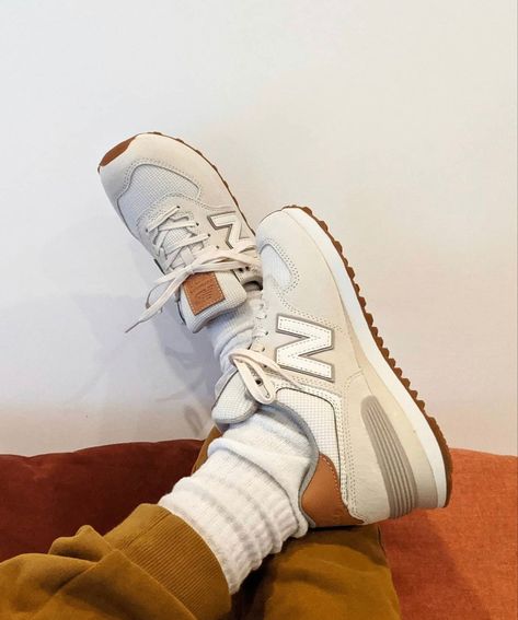 Aesthetic Sneakers, Trendy Shoes Sneakers, Fresh Shoes, Dad Shoes, New Balance 574, Hype Shoes, Shoe Inspiration, Aesthetic Shoes, New Balance Sneakers