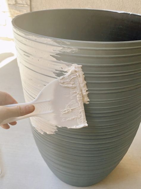 Diy Painted Vases, Diy Concrete Planters, Painting Concrete Porch, Concrete Diy Projects, Wallpaper Project, Brown Painting, Painted Concrete Porch, Diy Concrete, Plastic Planters