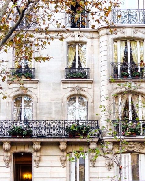 TheFullerView Parisian Balcony, Parisian Architecture, Paris Architecture, Trendy Apartment, English Manor Houses, Style Loft, French Style Homes, Parisian Life, European Home Decor