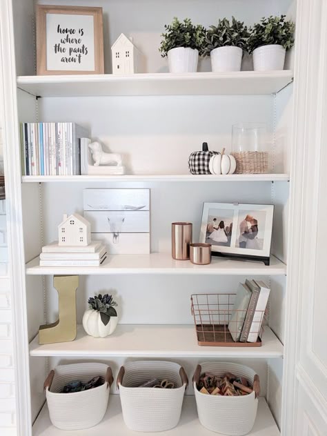 White Book Shelf, Shelf Decor Living Room, Welcome To Home, Bookcase Decor, Kitchen Makeovers, Bookshelf Styling, Dekorasi Kamar Tidur, Living Room Shelves, Room Shelves