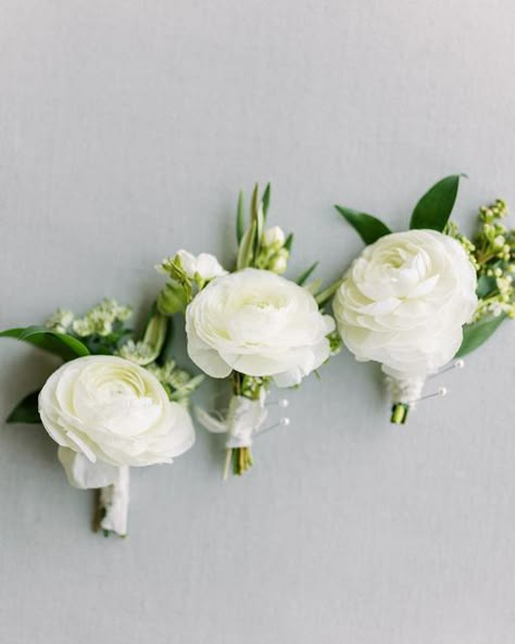 Peony Groom Boutonniere, Groom Boutonniere Ranunculus, Groomsman Boutonniere White, Wedding Bouquets And Boutonnieres, White Groomsmen Boutonniere, Peony And Ranunculus Bouquet Wedding, White Peony Boutonniere, White Ranunculus Bridal Bouquet, Ranunculus Flowers Bouquet