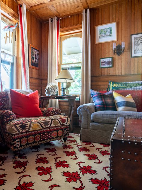 Rustic and cozy cottage living room featuring a handwoven wool maple leaf rug from the Kate Thornley-Hall collection. Click to shop! #interiordesign #cottagecountry #lakehouse #cabins #shabbychic Muskoka Cottage Decor, Cottage Basement, Lakehouse Living Room, Cozy Cottage Living Room, Cabin Houses, Rustic Victorian, Coastal Cabin, Leaf Rug, Camp Cabin