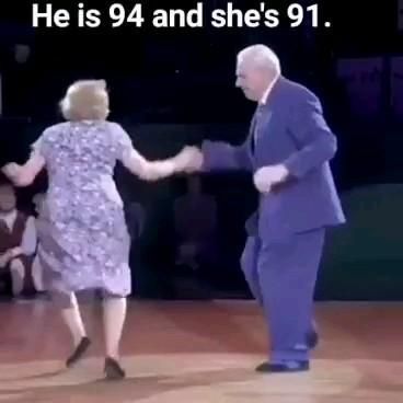 Age is just a number [Video] | Cute funny baby videos, Funny babies, Dance choreography videos Awesome Dance Videos, Ge Aldrig Upp, Couples Dancing, Mobile Wedding, Couple Dance, Age Is Just A Number, Old Couples, Cool Dance Moves, Dance School