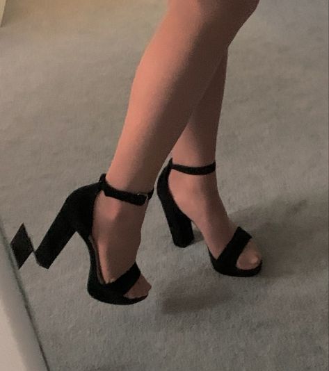 Highheels Shoes Aesthetic, Shoes Party Night, Prom Hills Shoes, Aesthetic Prom Shoes, Prom Shoes 2023, Black Party Heels, Aestethic Heels, Black Shoes Heels Classy, Shoes That Go With Black Dresses