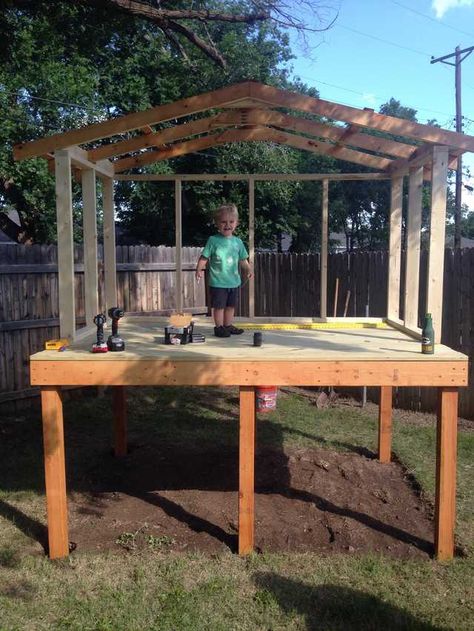 Had our wall professionally plastered and after a few weeks this happened. What happened? - Imgur Backyard Fort, Pallet Playhouse, Tree House Ideas, Treehouse Ideas, Tiny Backyard, Kids Forts, Playhouse Ideas, Outdoor Playhouse, Playhouse Plans