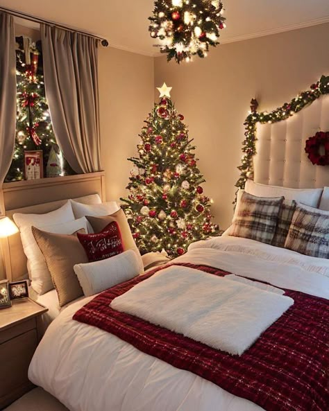 Christmas Wonderland🎄 | I want to stay there ❤ Christmas Trees In Bedrooms, Vintage Christmas Bedroom Decor, Christmas Themed Room, Christmas Room Inspiration, Christmas Bedrooms, Holiday Bedroom Decor, Holiday Room Decor, Holiday Bedroom, Decorations Bedroom