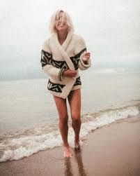 Big Knit Cardigan, Marilyn Monroe Beach, Sweater Photoshoot, Early Morning Beach, Photo Shoot On The Beach, Marilyn Monroe 1962, Shoot On The Beach, Morning Beach, Beach Sweater