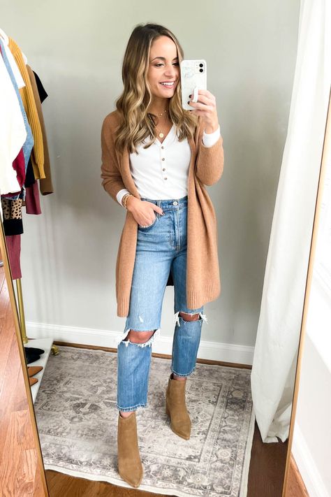 4 Ways to Wear Straight Leg Jeans - Pumps & Push Ups Fall Outfit Straight Leg Jeans, Straight Leg Jeans Booties, Crop Straight Leg Jeans Outfit, Straight Leg Mom Jeans Outfit, Straight Leg With Boots, Fall Outfits With Straight Leg Jeans, Straight Leg Jeans Fall Outfits, Womens Jeans 2022 Trends, How To Wear Slim Straight Jeans