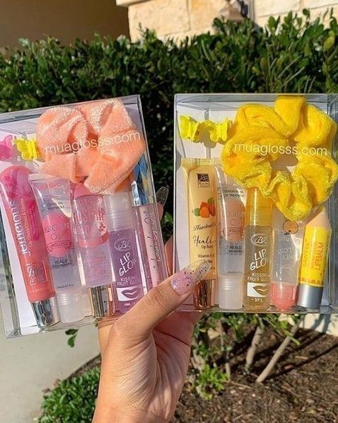 Cute Lip Gloss Packaging Ideas, Stuff To Sell For Small Business, Lipgloss Small Business, Lipgloss Packaging Ideas, Hadiah Diy, Diy Gifts To Sell, Lip Gloss Homemade, Lip Balm Collection, Personalised Gifts Diy