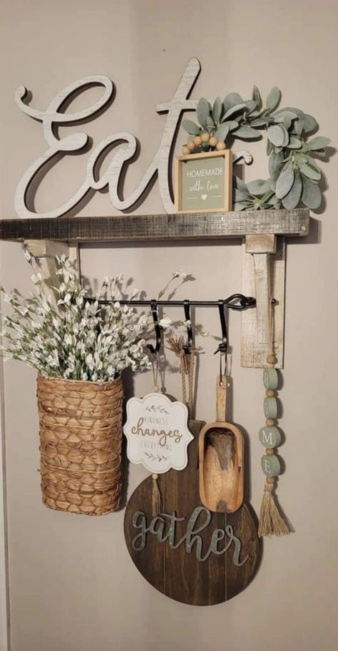 Kitchen Wall Decor Functional, Kitchen Island Display Ideas, Rustic Modern Home Decor Interior Design, Kitchen Wall Styling, Boho Farmhouse Home Decor, Moody Vintage Farmhouse, Black And Gold Farmhouse Decor, Breakfast Nook Centerpiece Ideas, Kitchen Themes Ideas Decoration