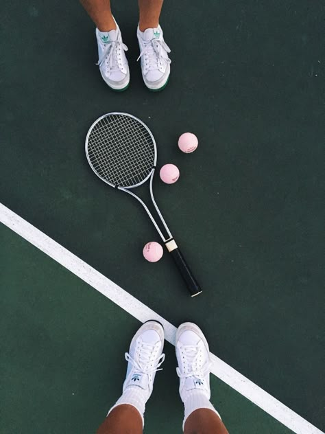 See more of arianadanielle’s VSCO. Tennis Dress Outfit, Mode Tennis, Tennis Court Photoshoot, Tennis Photoshoot, Tennis Photography, Tennis Pictures, Tennis Aesthetic, Tennis Girl, Tennis Life