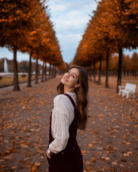 Autumn Pictorial Ideas, Photography Fall Ideas, Autumn Pictures Ideas, Autumn Poses Photo Ideas, Autumn Pictures Photography, Fall Poses Photography, Autumn Aesthetic Photos, Autumn Foto Ideas, Fall Photo Ideas Instagram