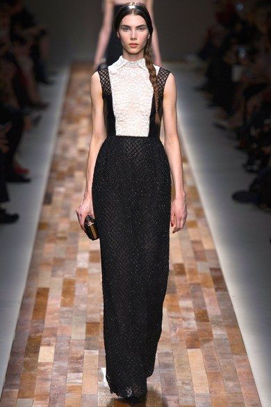 Bertha Collar, Valentino Gowns, Valentino Collection, Collar Fashion, Moda Paris, Estilo Chic, Review Fashion, Fashion Week Runway, Hijab Outfit