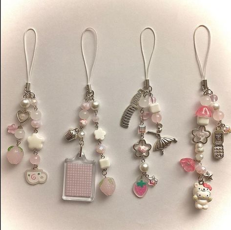 Pretty Keychains, Charms Aesthetic, Beads Business, Beads Aesthetic, Heisei Retro, White Coquette, Beaded Ideas, Afk Arena, Coquette Kawaii