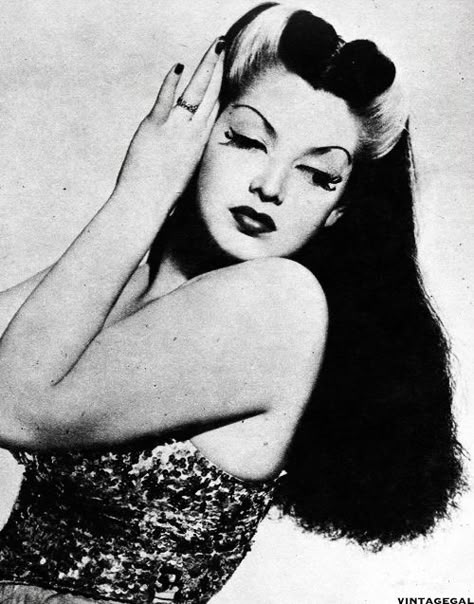 Vintage Burlesque | HubPages Frances Bean Cobain, Francis Picabia, Burlesque Dancer, Vintage Burlesque, Helena Bonham Carter, Bride Of Frankenstein, Psychobilly, Vintage Horror, Vintage Beauty