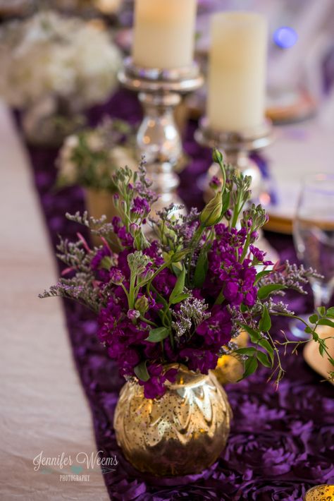 Gold Ivory Wedding, Purple Centerpieces, Country Wedding Flowers, Purple And Gold Wedding, Folk Wedding, Theme Carnaval, Bright Wedding Flowers, Simple Wedding Flowers, Purple Wedding Cakes