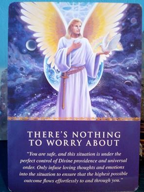 Angel Therapy, Archangel Prayers, Angel Tarot Cards, Divine Providence, Angel Blessings, Image Couple, Angel Tarot, Angel Signs, Angel Oracle Cards