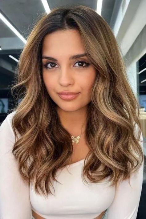 Loose Curled Hairstyle For Medium Hair