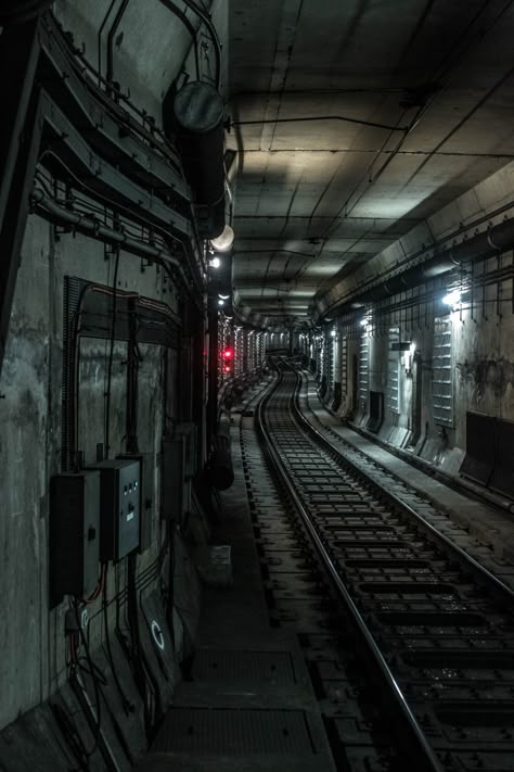 underground Ville Cyberpunk, Apocalypse Aesthetic, Sci Fi Environment, Cyberpunk City, Have Inspiration, Post Apocalypse, City Aesthetic, Sci Fi Art, Post Apocalyptic