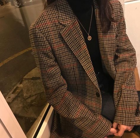 Peacoat Aesthetic, Checkered Coat Outfit, 1940s Suit, Checkered Coat, Kpop Bias, Plaid Wool Coat, Plaid Peacoat, Art Student, Twin Peaks