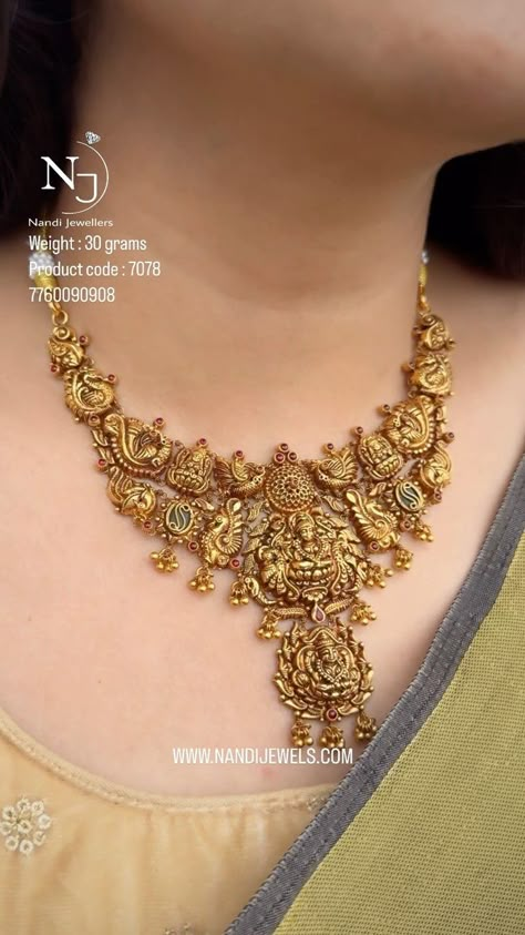 Nandi jewellers | Gold antic jewellery | Mysore | Gold pearl and emerald chain Weight : 3.290 grams Gold : 22 carat #pearl #chain #gold #jewelry #wedding #emerald #design #trending #reels… | Instagram Pearl Chain Gold, Video Engagement, Gold Jewelry Wedding, Emerald Chain, Antic Jewellery, Indian Gold Necklace Designs, Antique Necklace Gold, Fashion Jewelry Necklaces Gold, Simple Necklace Designs