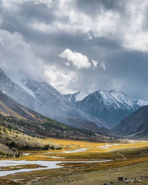 Vast Landscape Photography, Montana Landscape Photography, Nature Mountains Landscape, American Landscape Photography, Atmospheric Landscape Photography, Interesting Landscapes Photography, Art Reference Landscape Photo, Mountain Range Photography, Landscape Photos Nature Scenery