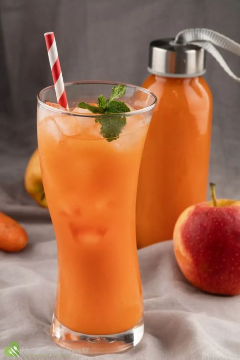 10 Best Carrot Juice Recipes: Simple, Tasty Drinks Done In No Time Carrot Juice Recipes, Ginger Juice Recipe, Carrot Juice Benefits, Orange Carrot Juice, Carrot Juice Recipe, Easy Juice Recipes, Apples Photography, Healthy Nutrition Plan, Juice Smoothies Recipes