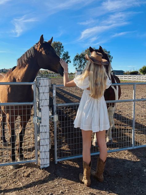 #farm #countrystyle #cowboy Cowgirl Fit Aesthetic, Cute Farm Girl Outfits, Farm Outfits Aesthetic, Southern Cowgirl Aesthetic, Horse Photoshoot Ideas Dress, Southern Woman Aesthetic, Rich Country Aesthetic, The Castellows, Farm Girl Aesthetic Outfits