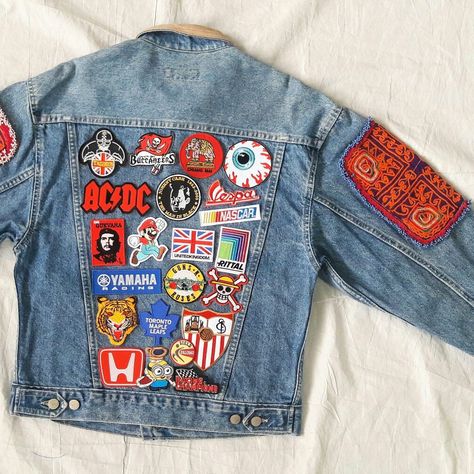 🎄☃ Upcycled custom jacket 🎄☃ Jean Jacket Inspiration, Jean Jacket Iron On Ideas, Denim Jacket Patches Inspiration, Patches Jean Jacket, Patches On Denim Jacket, Customized Jeans Jacket, Jean Jacket Back Design, Vintage Patches Jacket, Diy Jean Jacket Patches