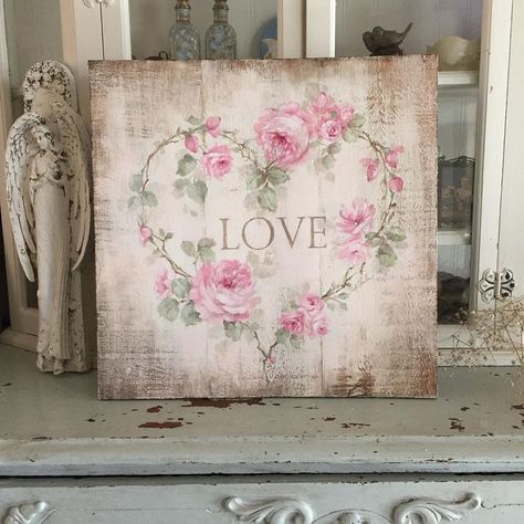 DIY Commode Shabby Chic, Shabby French Chic, Chic Chalet, Debi Coules, Cottage Shabby Chic, Shabby Chic Living, Shabby Chic Room, Romantic Shabby Chic, Shabby Chic Living Room