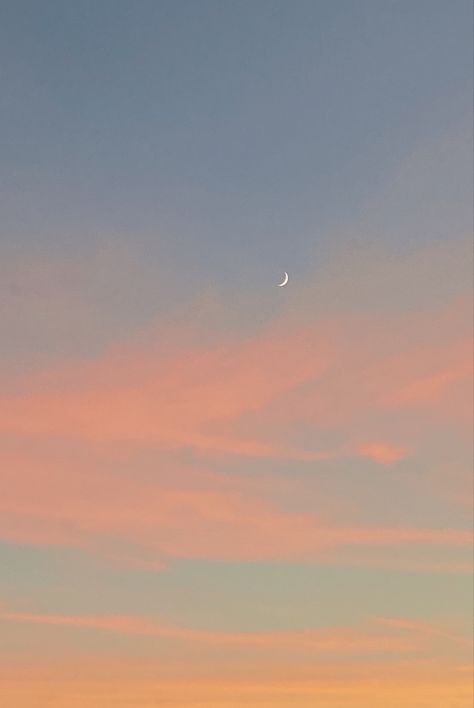 Sunset Aesthetic Ipad Wallpaper, Widgets Sunset Colors, Pastel Sunrise Aesthetic, Neutral Sunset Aesthetic, Minimal Sunset Wallpaper, Sunset With Moon Aesthetic, Beige Sunset Aesthetic, Moon At Sunset, Sunset Phone Theme