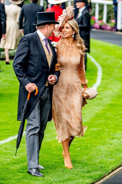 Day At The Races Outfit, The Races Outfit, Royal Ascot Fashion, Royal Ascot Ladies Day, Ascot Outfits, Elie Saab Dresses, Ascot Ladies Day, King Willem Alexander, Race Outfit