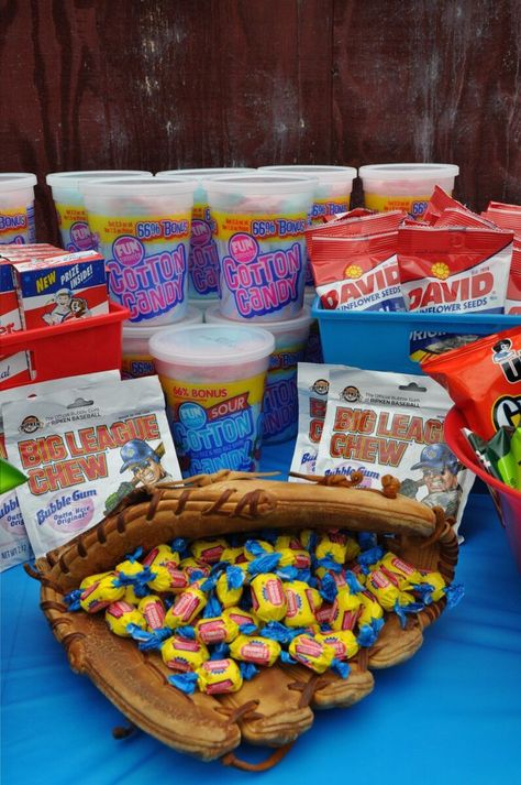 Reveal Party Food Ideas, Gender Reveal Party Food Ideas, Softball Birthday Parties, Baseball Theme Birthday Party, Baseball Gender Reveal, Gender Reveal Party Food, Baseball Theme Birthday, Baseball First Birthday, Baseball Theme Party