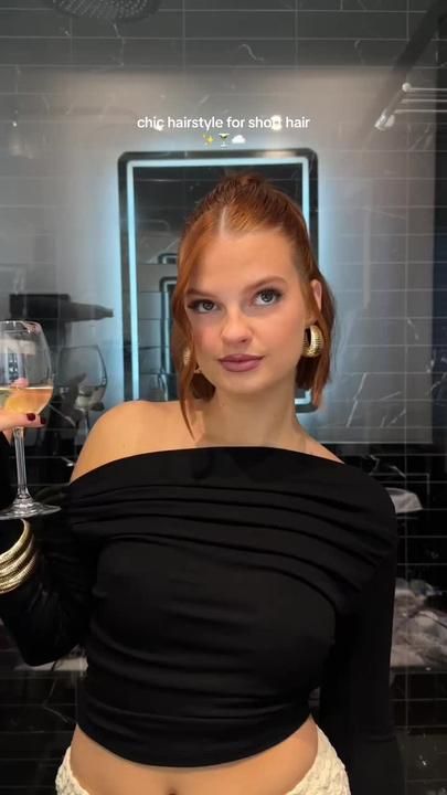 Annabelle Hooper, Night Out Hairstyles, Classic Curls, Short Hair Prom, Sleek Short Hair, Short Hair Outfits, Date Night Hair, Date Hairstyles, Evening Hairstyles