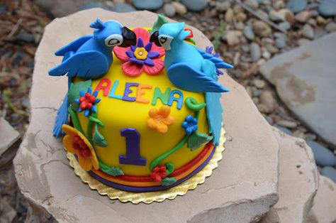 Southern Blue Celebrations: Rio / Rio 2 Cake Ideas & Inspirations Rio Birthday Cake, Rio Cake, Rio Birthday Parties, Rio Party, Bird Cookies, Pinterest Cake, 2 Cake, Rio 2, 4th Birthday Cakes