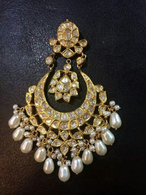 भारतीय दुल्हन संबंधी, Jaipur Jewelry, Chand Bali, Jadau Jewellery, Rajputi Jewellery, Indian Jewelry Earrings, Mughal Art, Chandbali Earrings, Jewelry Designing