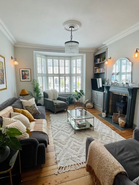 1930 Semi Detached Interior, 3 Bed Semi Renovation, Victorian House Living Room, Terrace House Living Room, Terrace House Interior Design, Living Room Victorian House, Terraced House Interior, Victorian Semi Detached House, Terrace House Interior