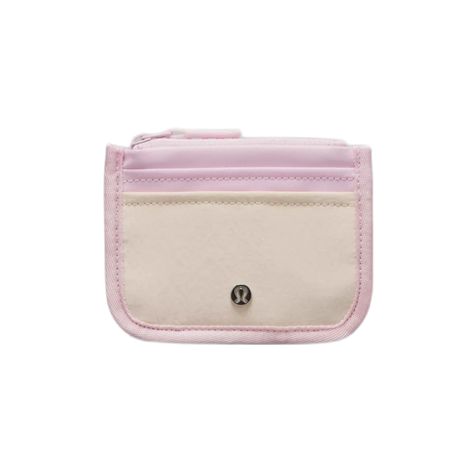 True Identity Card Case, Lululemon Stuff, Lululemon Clothes, Unrealistic Wishlist, Light Grey Leggings, Room Wishlist, Preppy Accessories, Preppy Bags, Dream Things