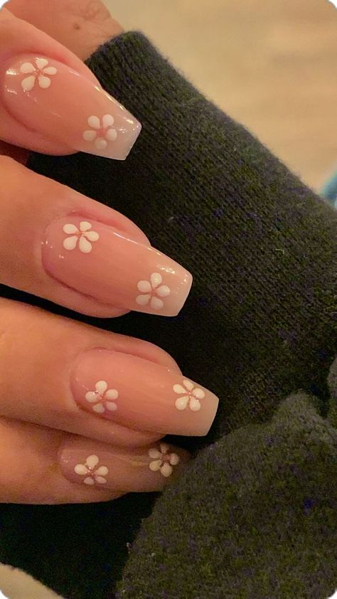 Paznokcie Hello Kitty, Uñas Aesthetic, Simple Toe Nails, Simple Spring Nails, Cute Simple Nails, Pink Nail Art, Makijaż Smokey Eye, Animal Print Nails, Nails 2021